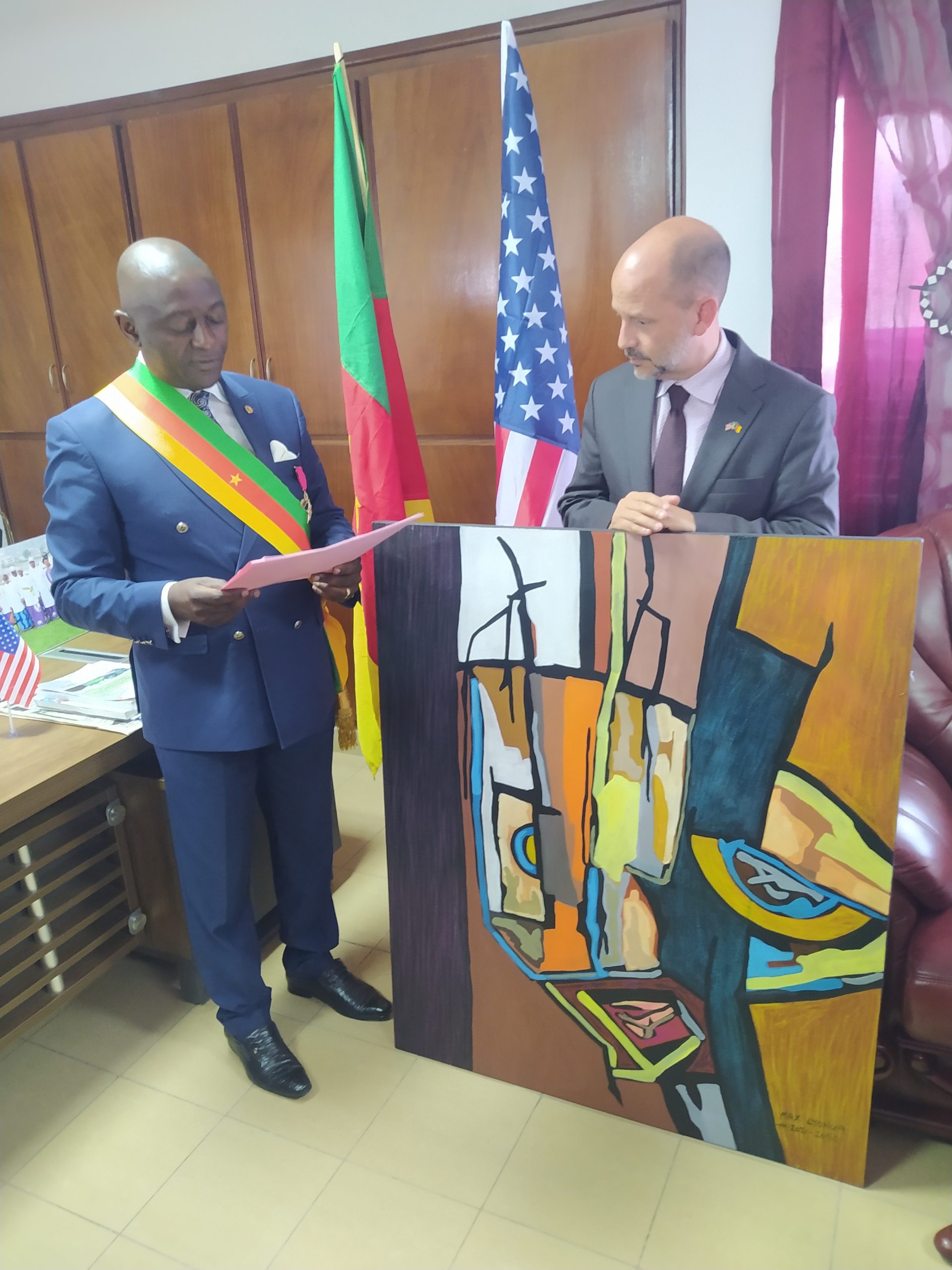 American ambassador to cameroon visits to the buea council.2